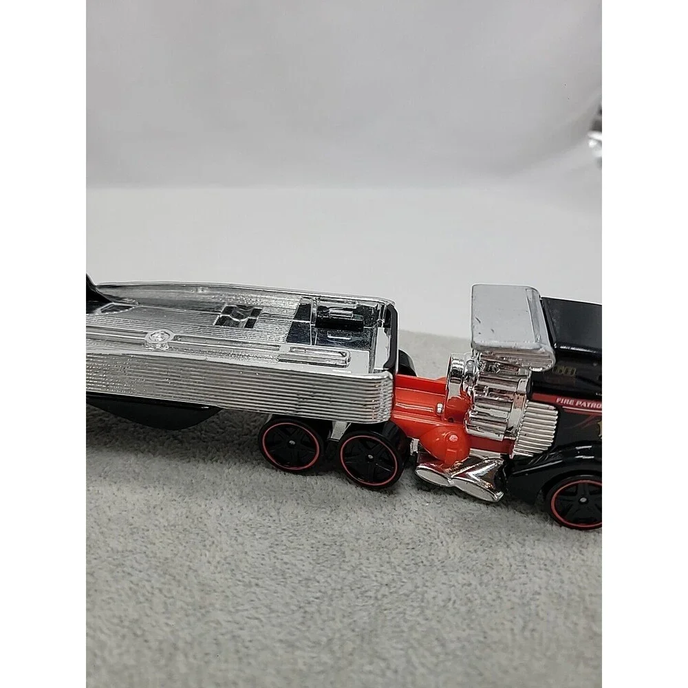 Hot Wheels Moto Sky Show Rig Fire Patrol Semi Truck Trailer Vehicle 2014 Mattel